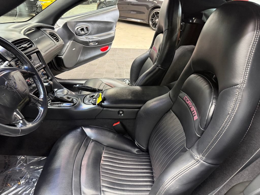 Used 2004 Chevrolet Corvette Convertible w/ Preferred Equipment Group RWD image 30