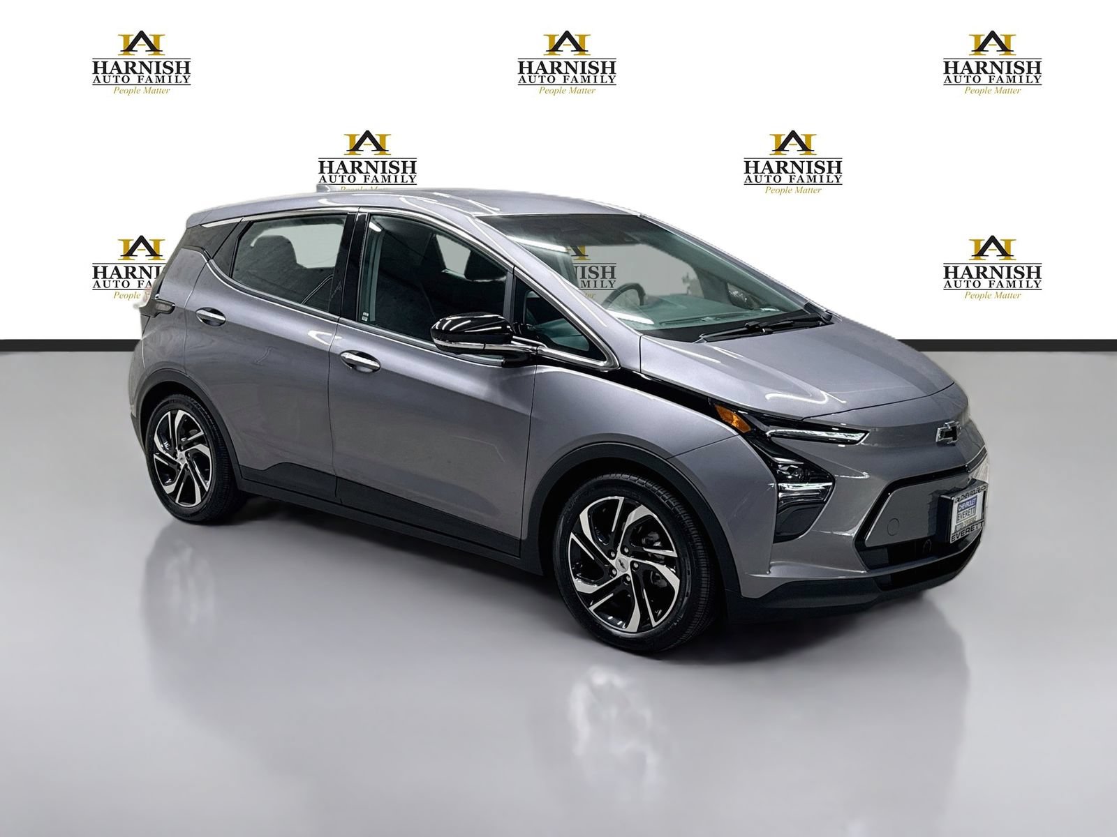 Used 2023 Chevrolet Bolt LT w/ Infotainment Package FWD image 3