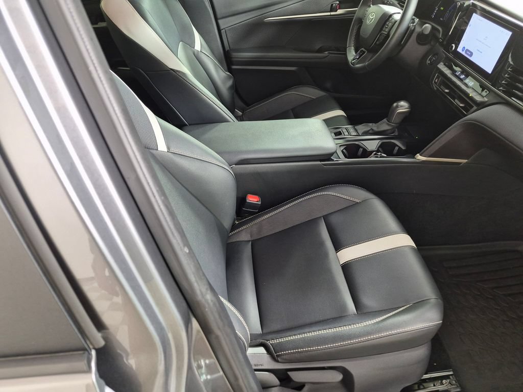 Used 2025 Toyota Camry SE w/ Convenience Package FWD image 28