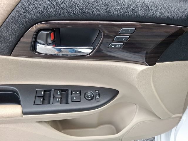 Used 2016 Honda Accord Touring image 13