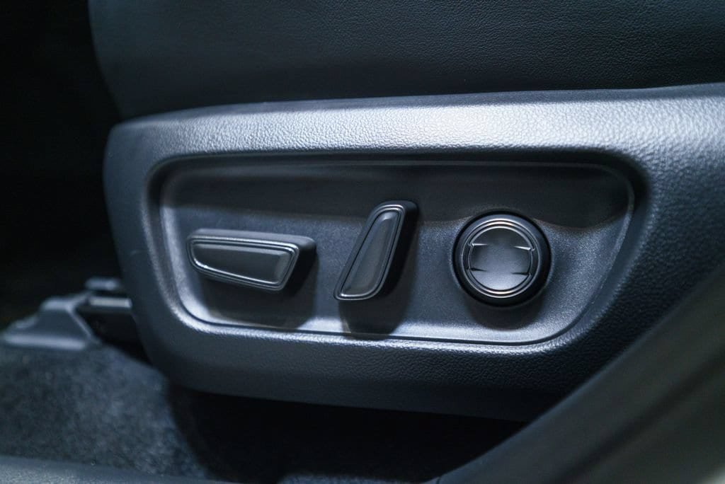 Used 2025 Toyota Grand Highlander AWD image 23