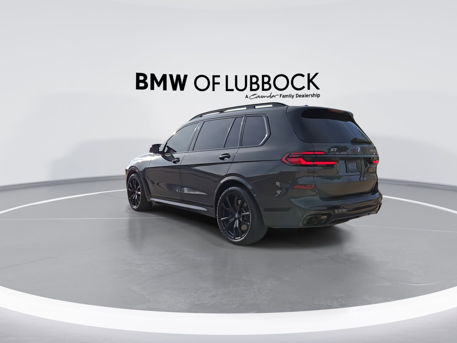 Used 2025 BMW X7 M60i image 6