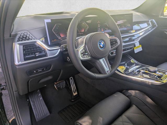 Used 2026 BMW X5 xDrive50e w/ M Sport Package image 3