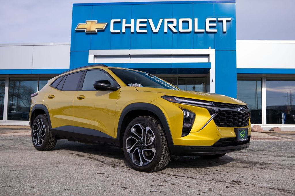 Used 2025 Chevrolet Trax RS w/ Driver Confidence Package