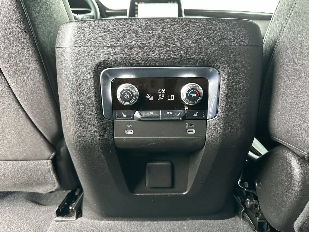 Certified 2023 GMC Yukon SLT w/ SLT Premium Package AWD/4WD image 22