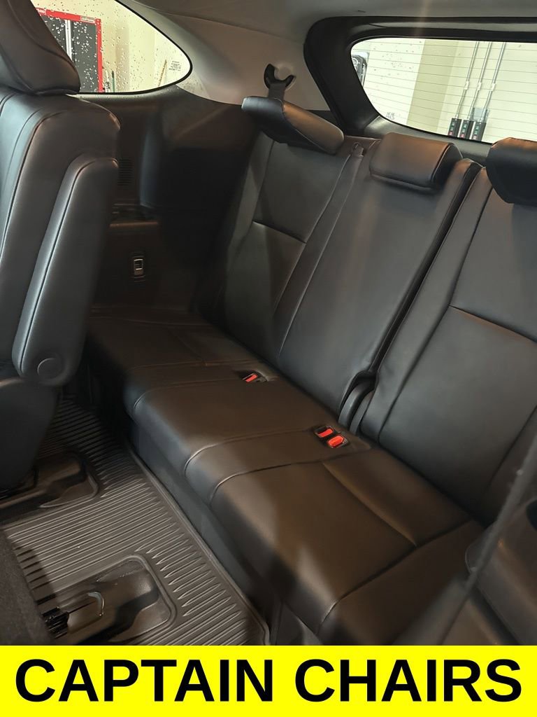 Used 2025 Toyota Highlander AWD image 11