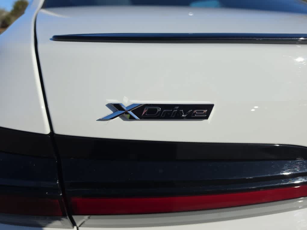Used 2025 BMW 740i xDrive AWD/4WD image 9