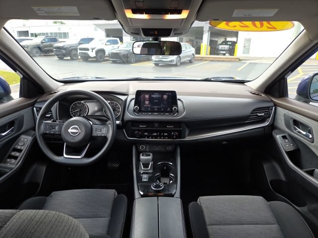 Used 2023 Nissan Rogue SV AWD/4WD image 21