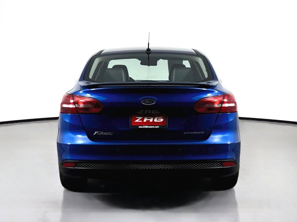 Used 2018 Ford Focus Titanium w/ Titanium Technology Package FWD image 4