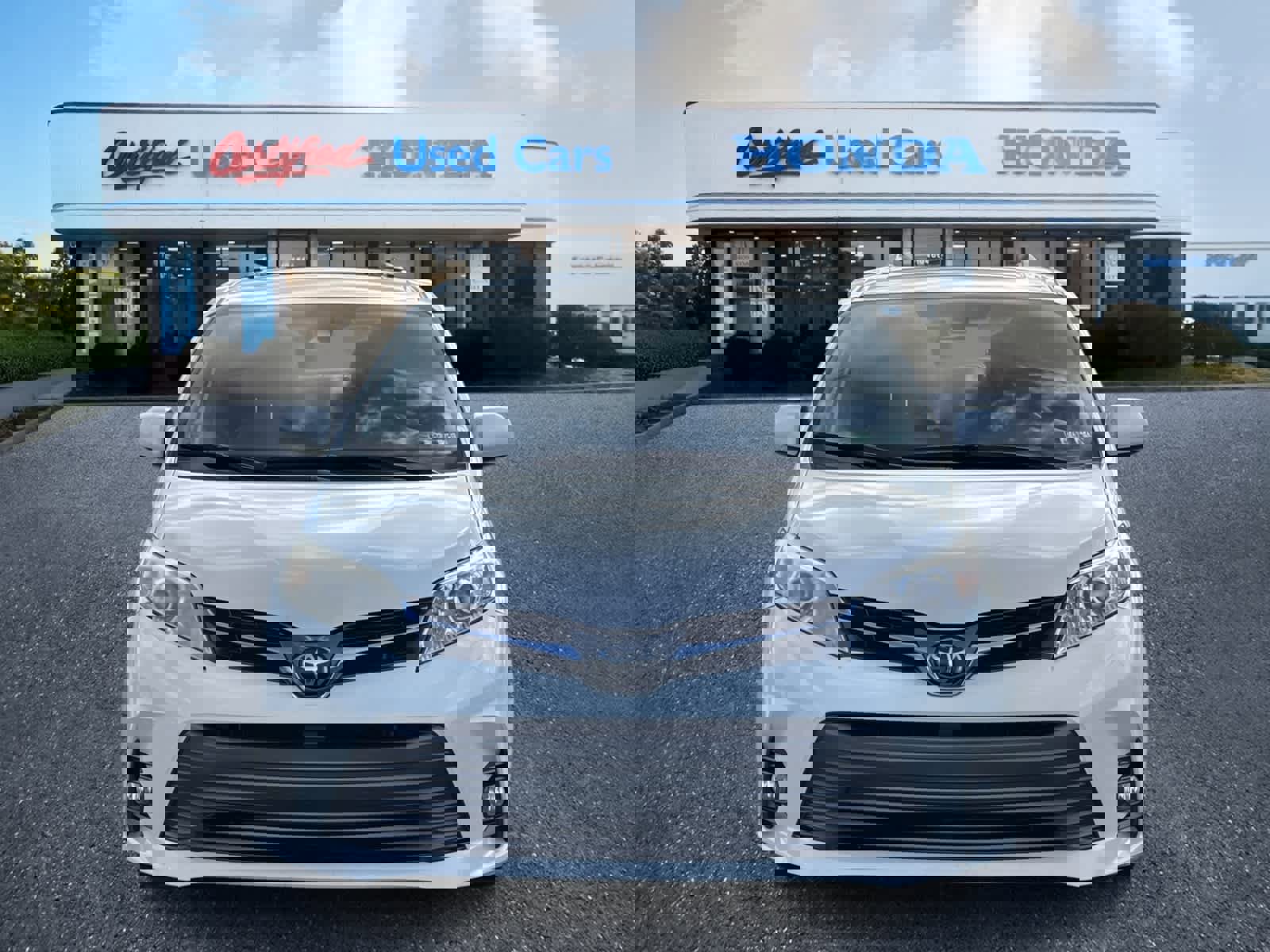 Used 2020 Toyota Sienna XLE image 8