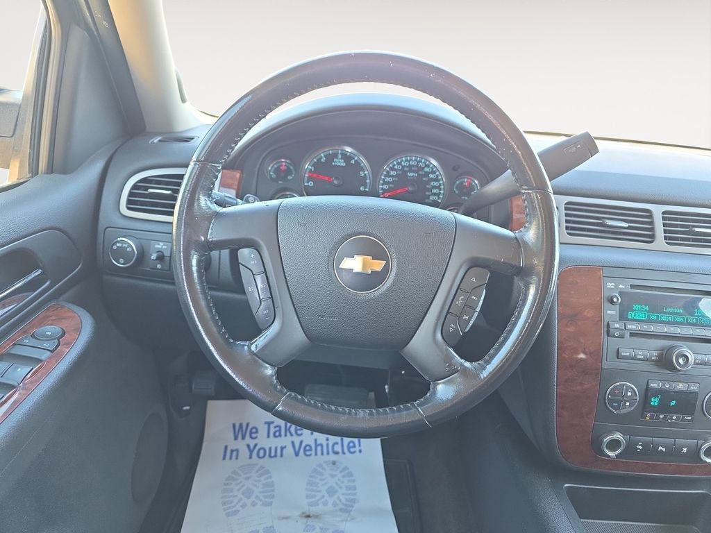 Used 2009 Chevrolet Suburban LT image 12