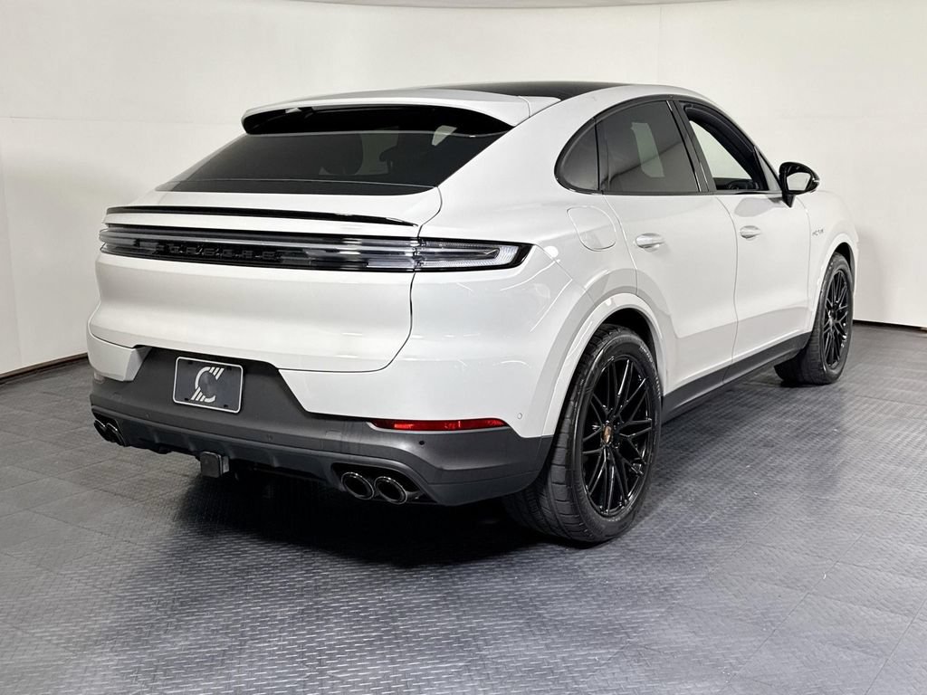 Certified 2026 Porsche Cayenne E-Hybrid Coupe AWD/4WD image 7
