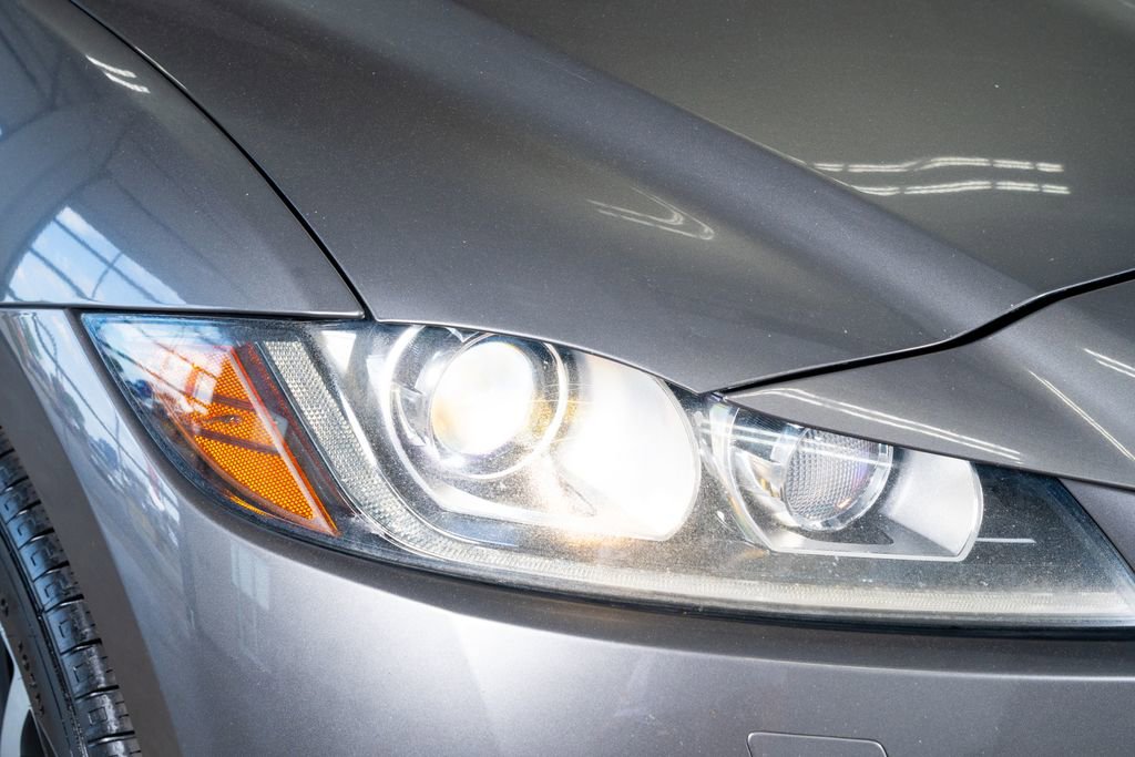 Used 2019 Jaguar F-PACE Prestige AWD/4WD image 8