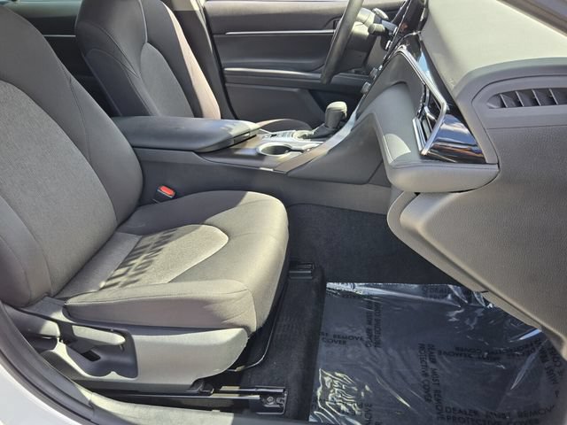 Used 2022 Toyota Camry LE FWD image 16