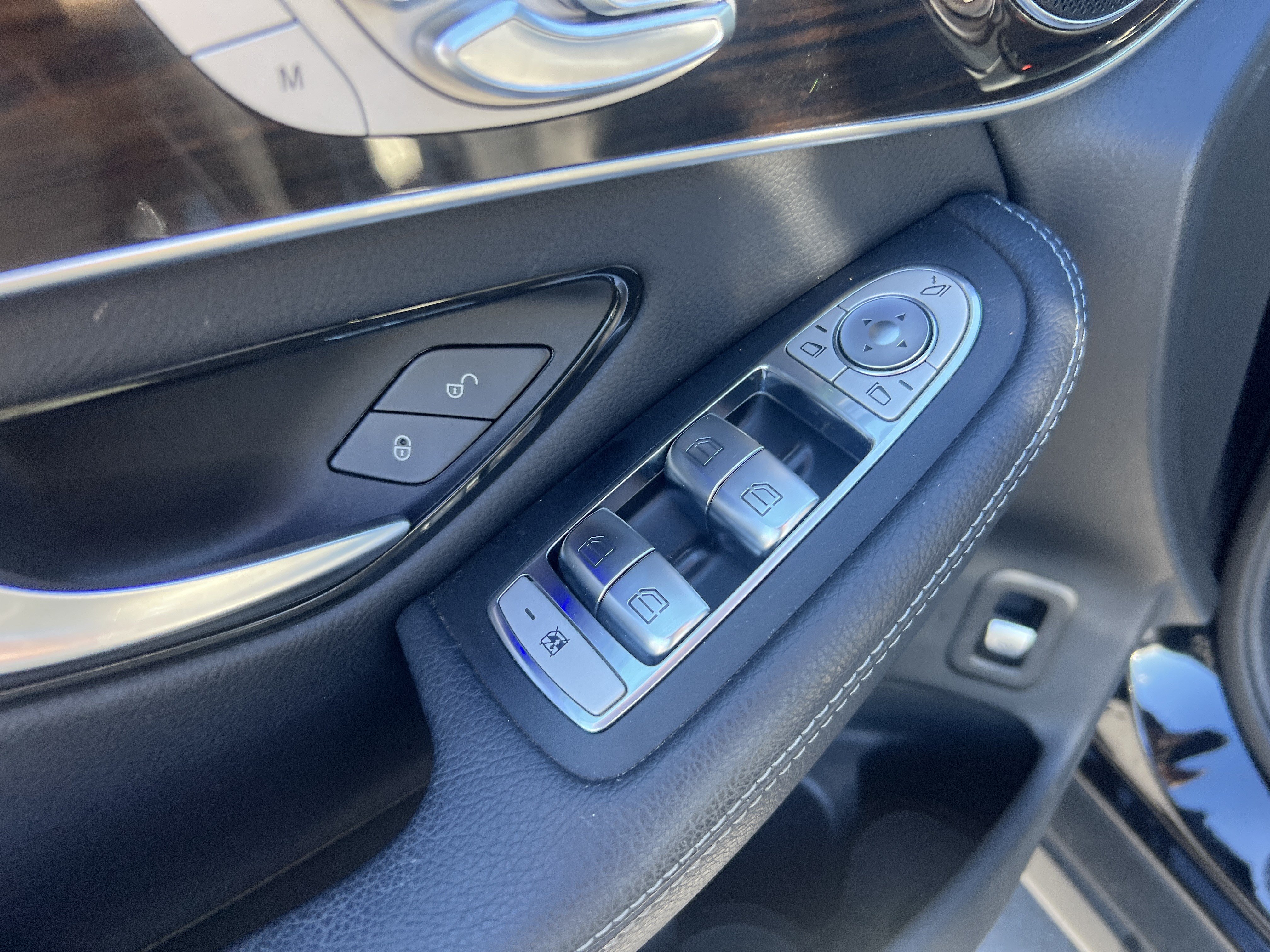 Used 2021 Mercedes-Benz GLC 300 4MATIC image 9