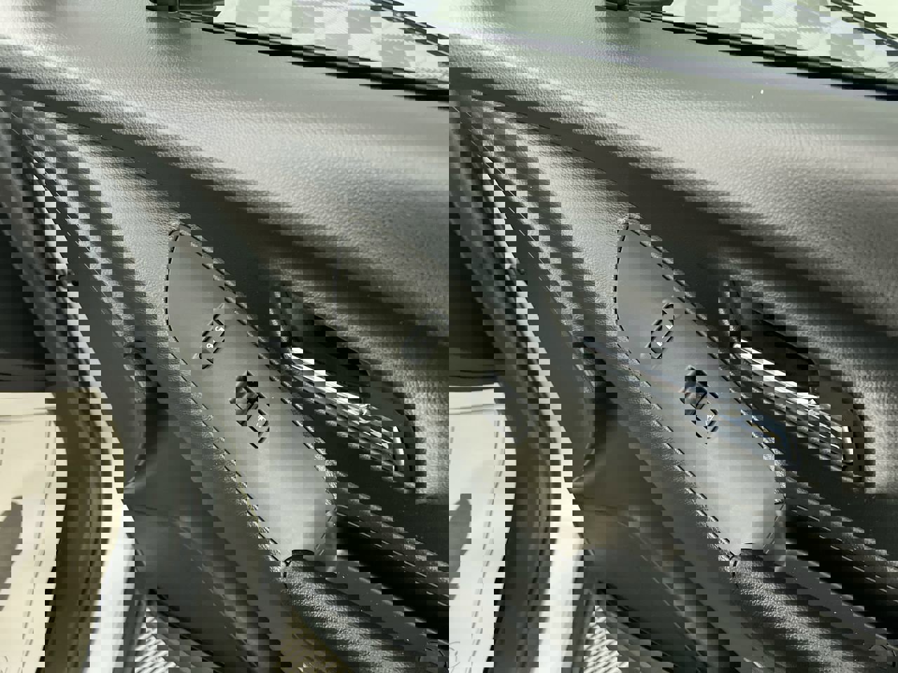 Used 2022 Chevrolet Trax LT w/ LT Convenience Package image 32