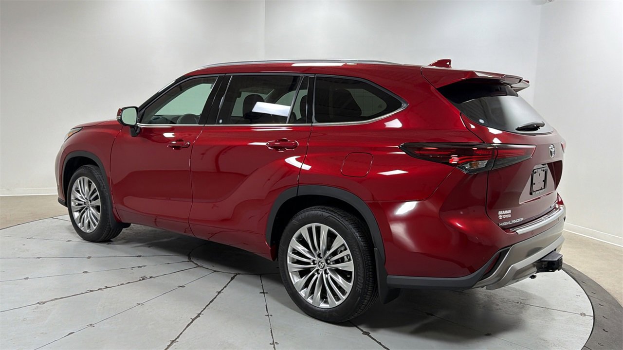 Certified 2025 Toyota Highlander Platinum image 7