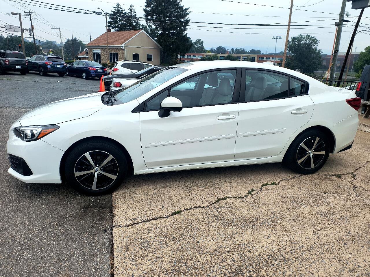 Used 2022 Subaru Impreza 2.0i Premium image 8
