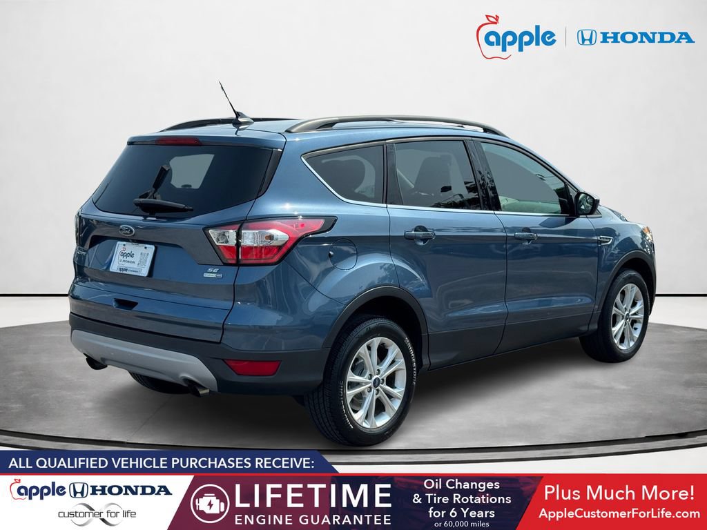 Used 2018 Ford Escape SE w/ SE Sync 3 Package AWD/4WD image 3