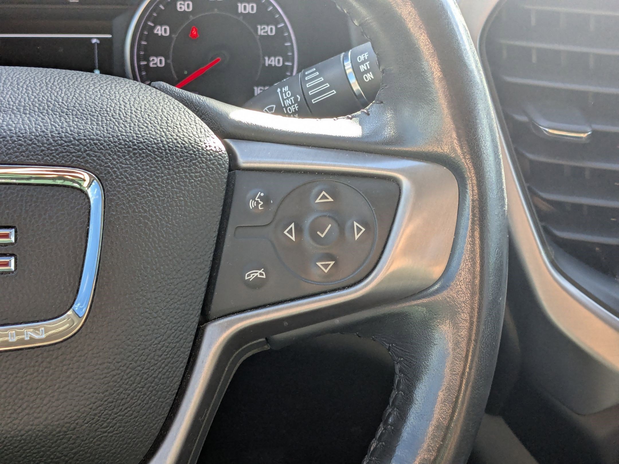 Used 2019 GMC Acadia SLT image 19