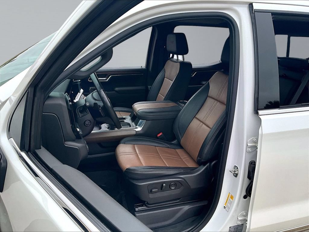 Used 2024 Chevrolet Silverado 1500 High Country w/ High Country Premium Package AWD/4WD image 24