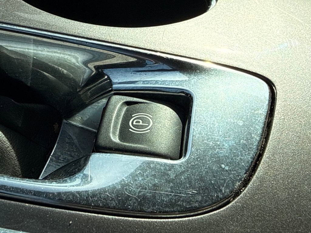 Used 2023 Chevrolet Malibu LT image 38