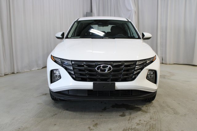 Used 2023 Hyundai Tucson SE image 2