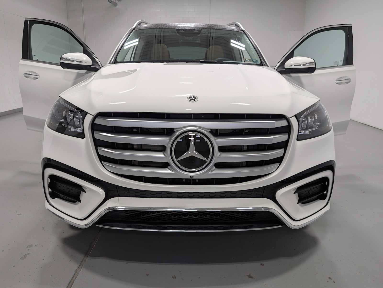 Certified 2026 Mercedes-Benz GLS 450 4MATIC image 7