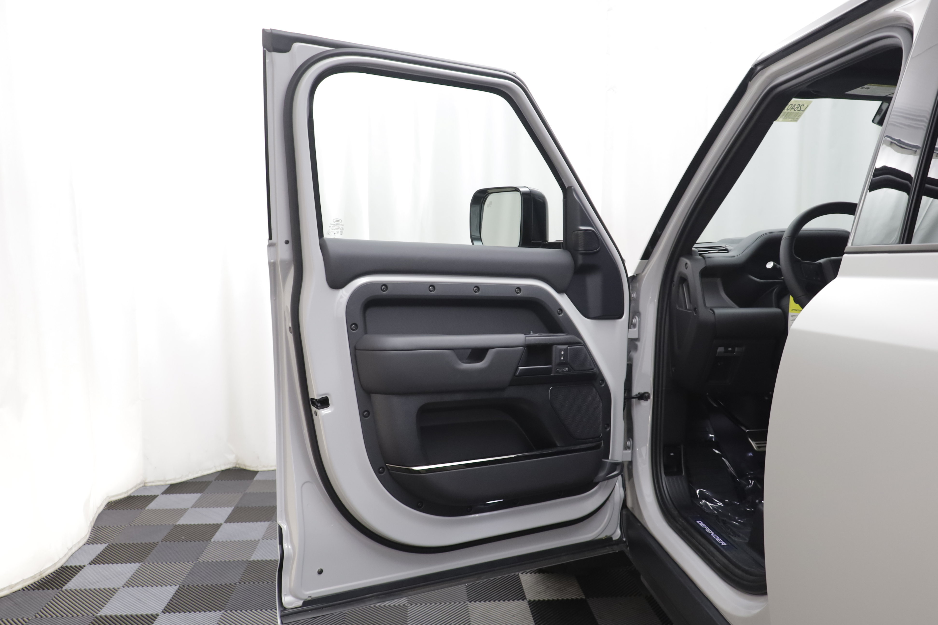 New 2026 Land Rover Defender 110 OCTA AWD/4WD image 5