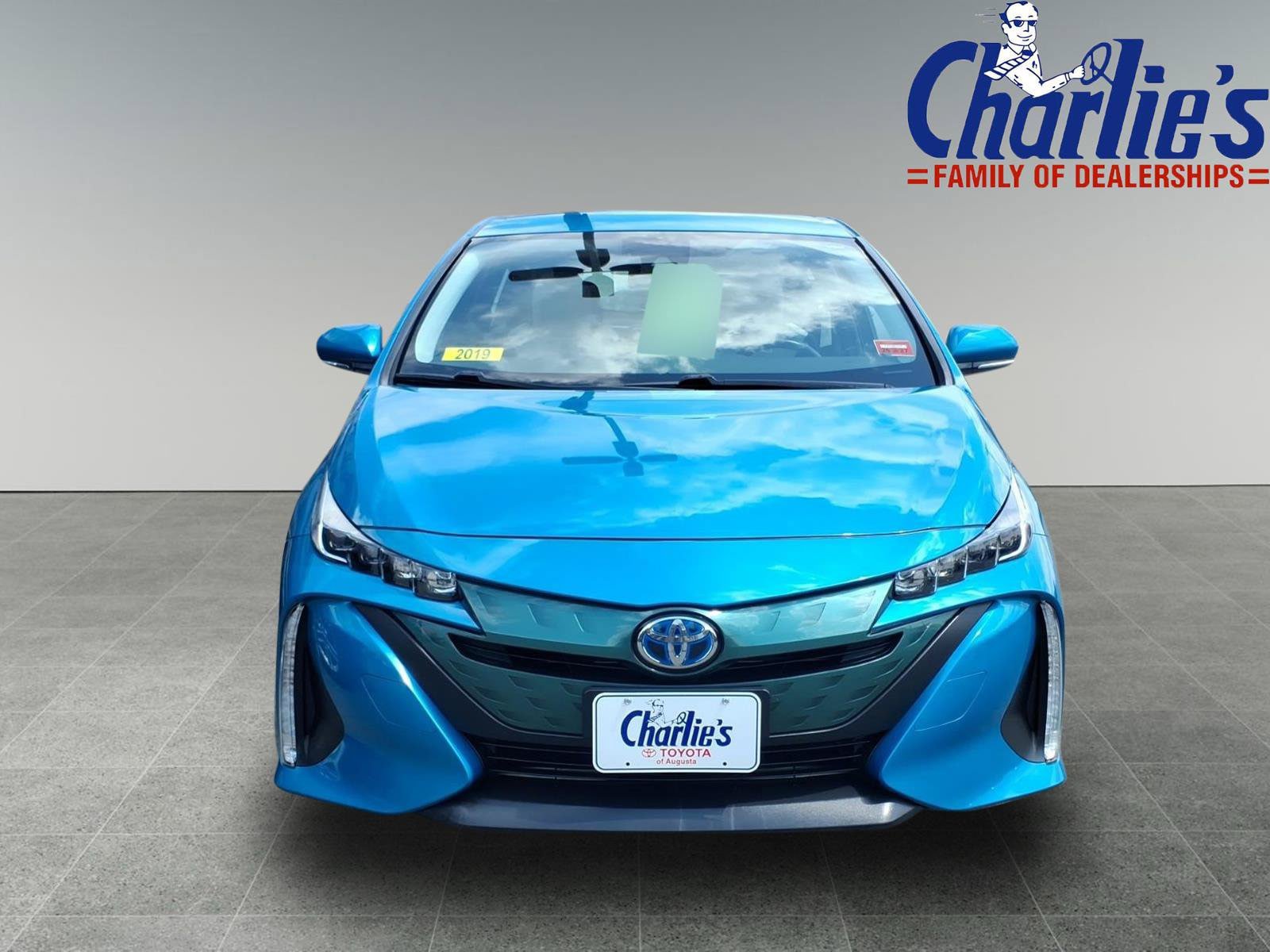 Used 2019 Toyota Prius Prime Plus FWD image 2