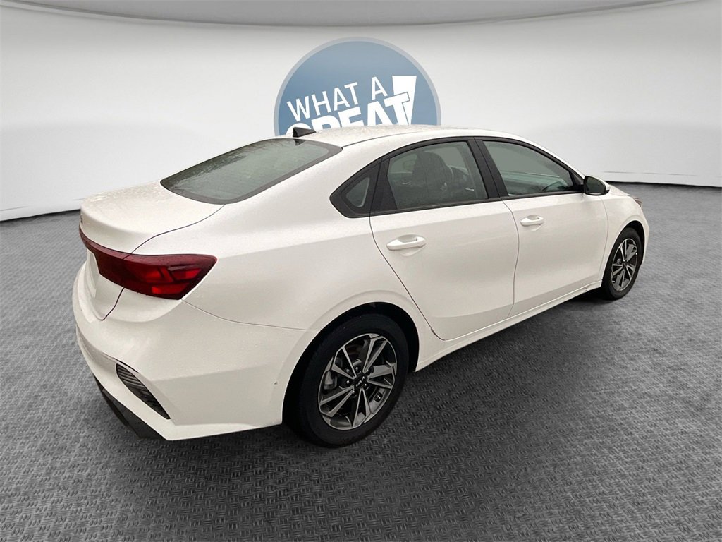 Certified 2023 Kia Forte LXS image 3