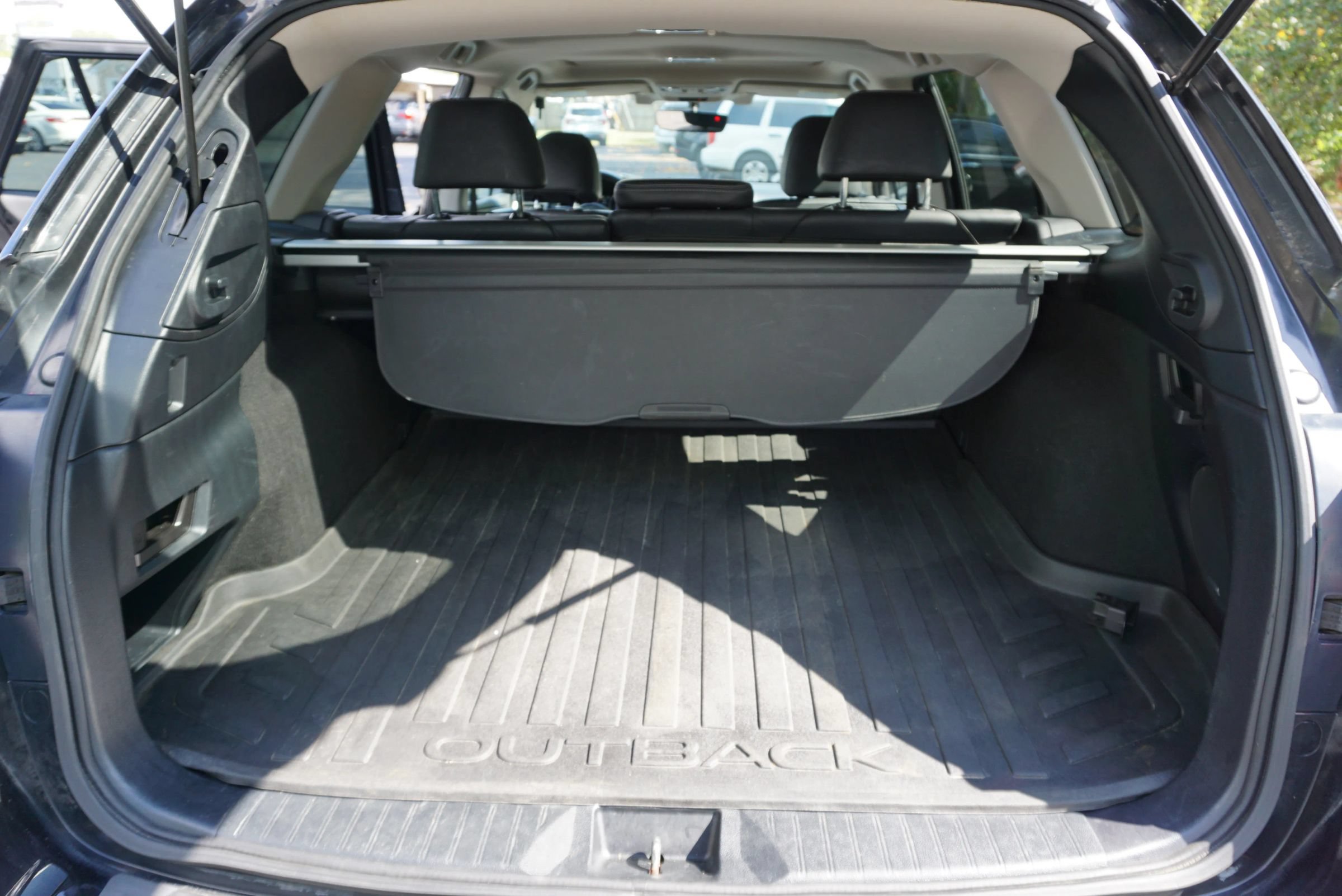 Used 2018 Subaru Outback 2.5i Limited AWD/4WD image 14