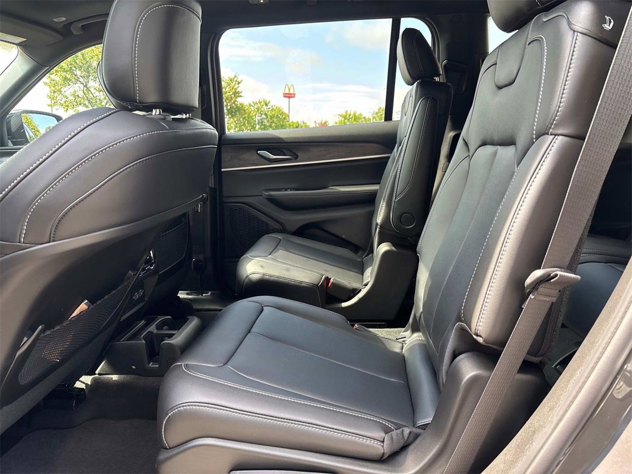 New 2025 Jeep Grand Cherokee L Limited w/ Black Appearance Package image 30