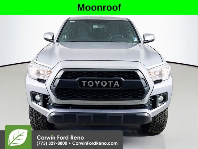 Used 2017 Toyota Tacoma TRD Off-Road image 2