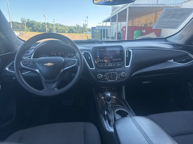 Used 2021 Chevrolet Malibu LT FWD image 13