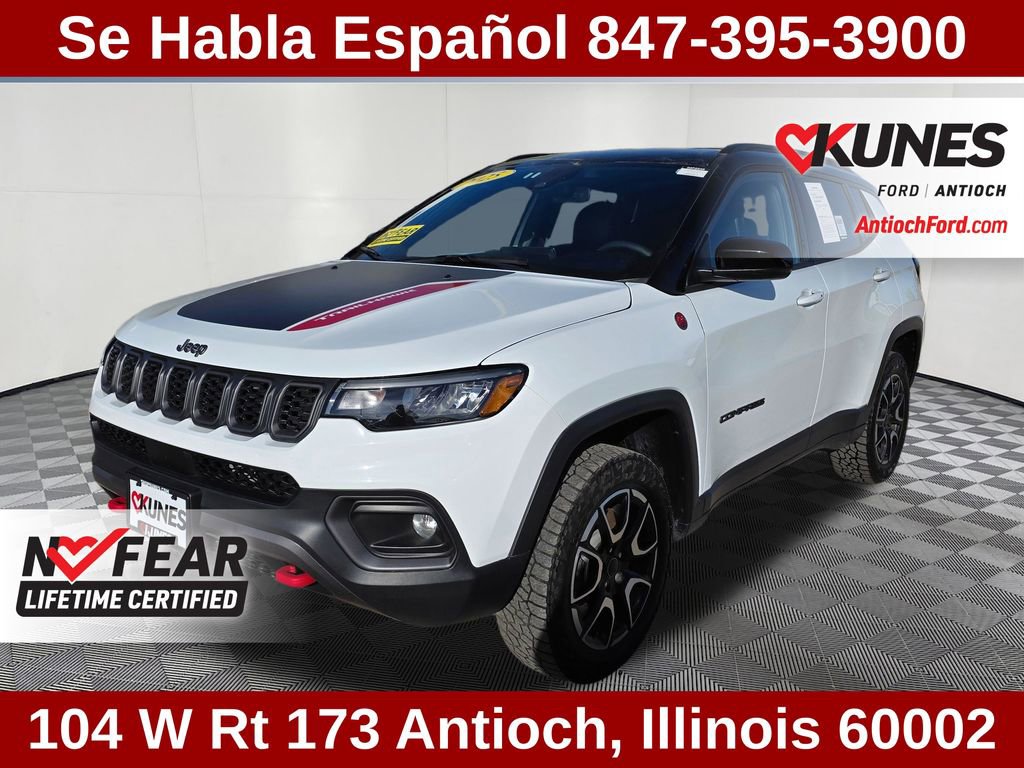 Used 2025 Jeep Compass Trailhawk AWD/4WD image 5
