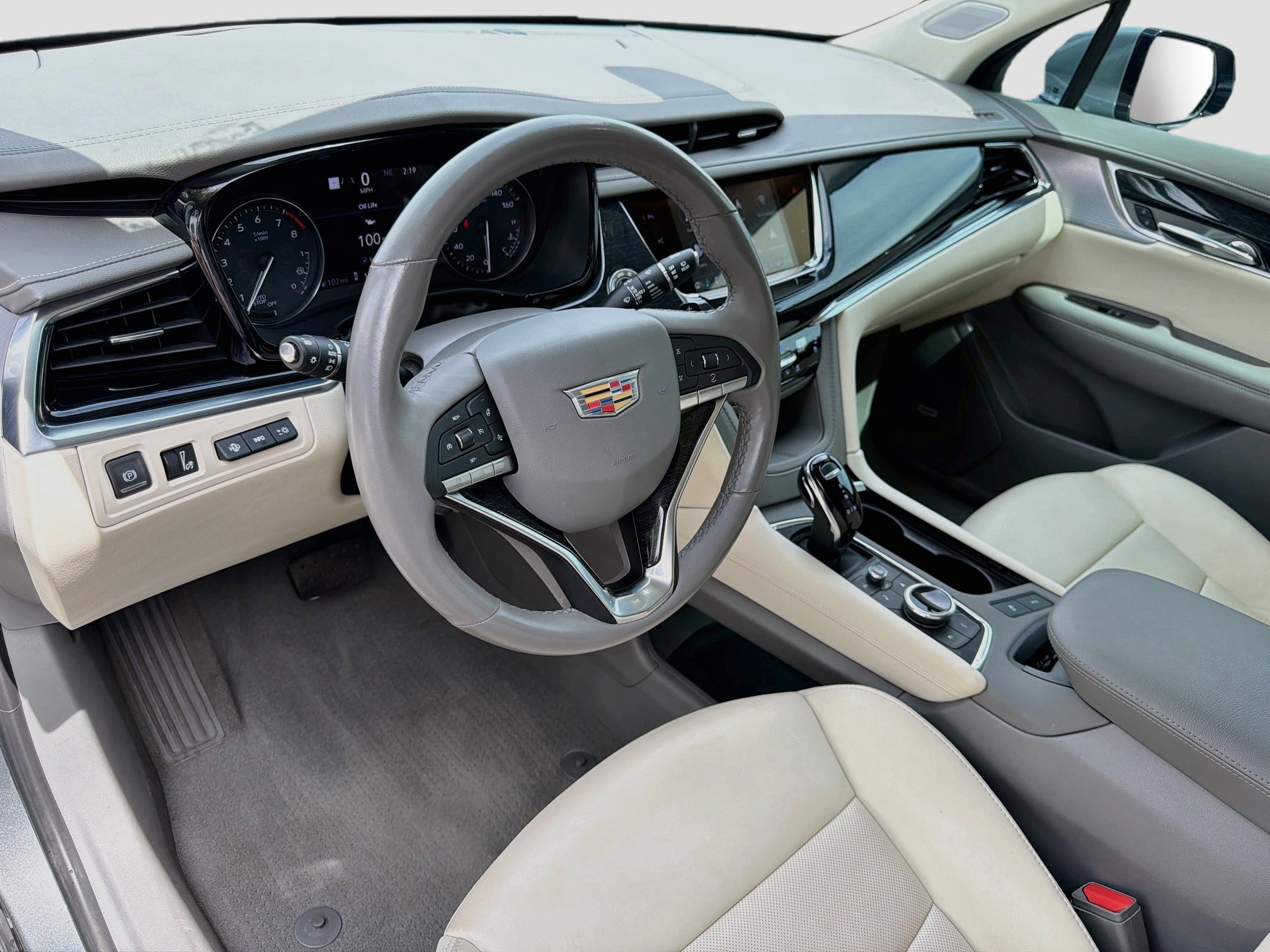 Certified 2024 Cadillac XT6 Premium Luxury w/ Technology Package FWD image 9
