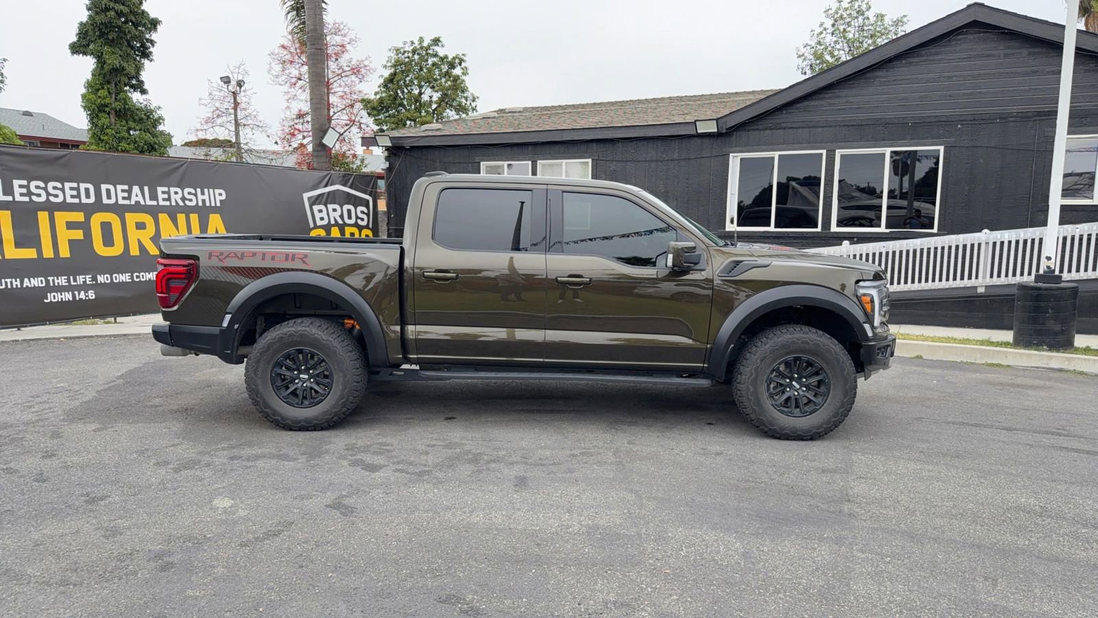 Used 2024 Ford F150 Raptor w/ Equipment Group 803A Raptor R AWD/4WD image 7