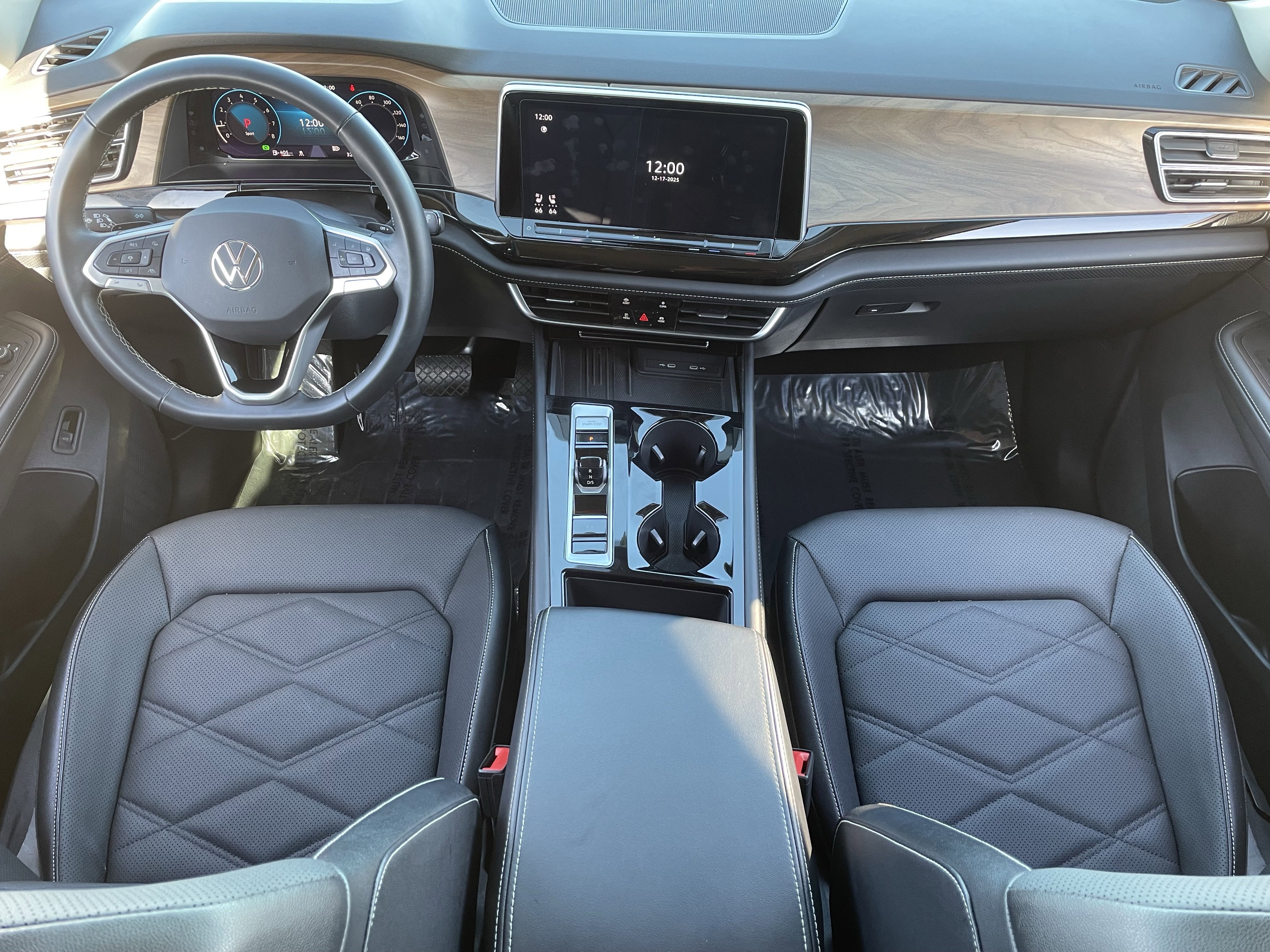 Used 2025 Volkswagen Atlas SE image 14