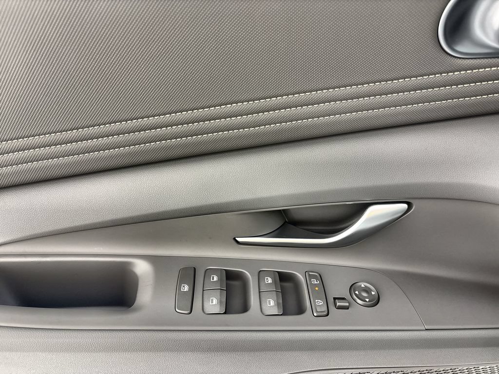 New 2026 Hyundai Elantra SEL Sport Premium FWD image 15