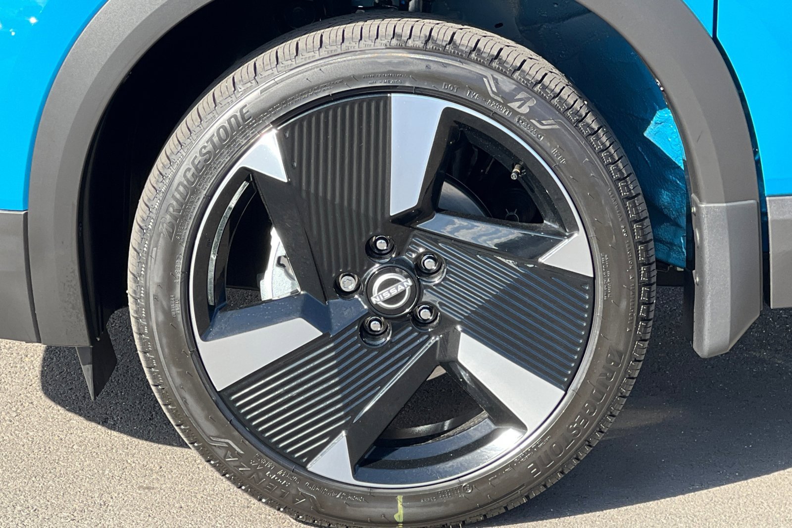 New 2026 Nissan Kicks SR w/ Cold Weather Package image 32