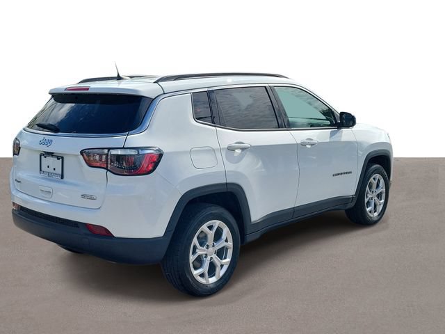 Used 2024 Jeep Compass Latitude AWD/4WD image 4