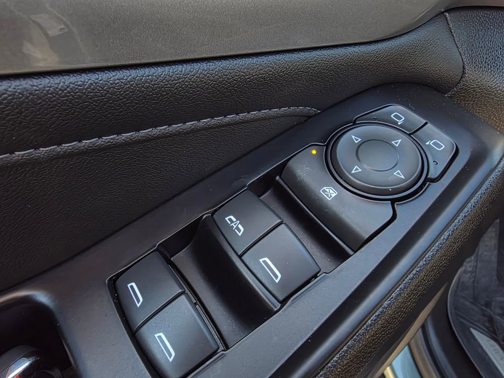 Used 2023 Chevrolet Traverse LT w/ LPO, Floor Liner Package image 12