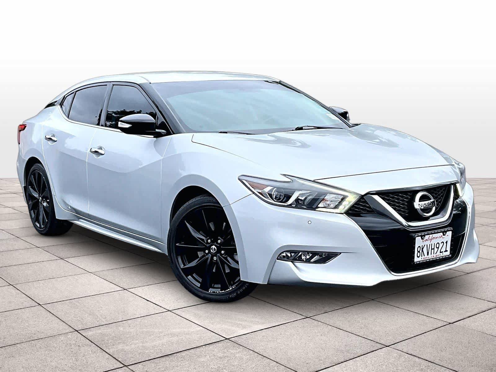 Used 2018 Nissan Maxima SR FWD image 2