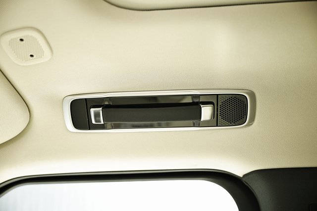 New 2025 Land Rover Range Rover SE image 50