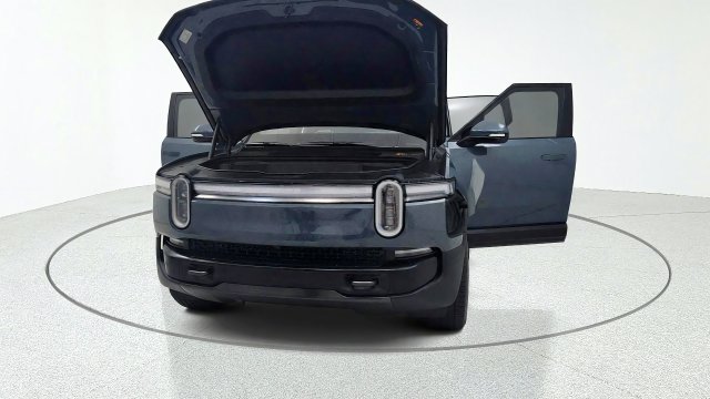 Used 2026 Rivian R1T Premium Tri AWD/4WD image 12