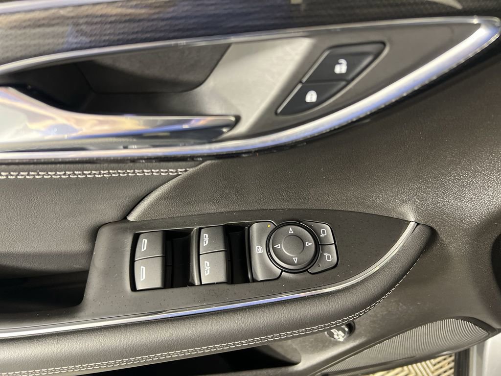 Used 2023 Buick Envision Preferred image 22