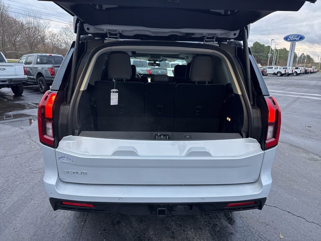 New 2025 Ford Expedition Active image 17
