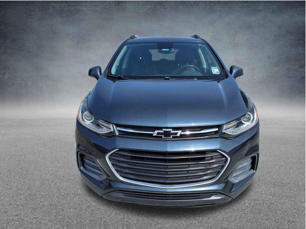 Used 2021 Chevrolet Trax LT w/ Sport Edition FWD image 2