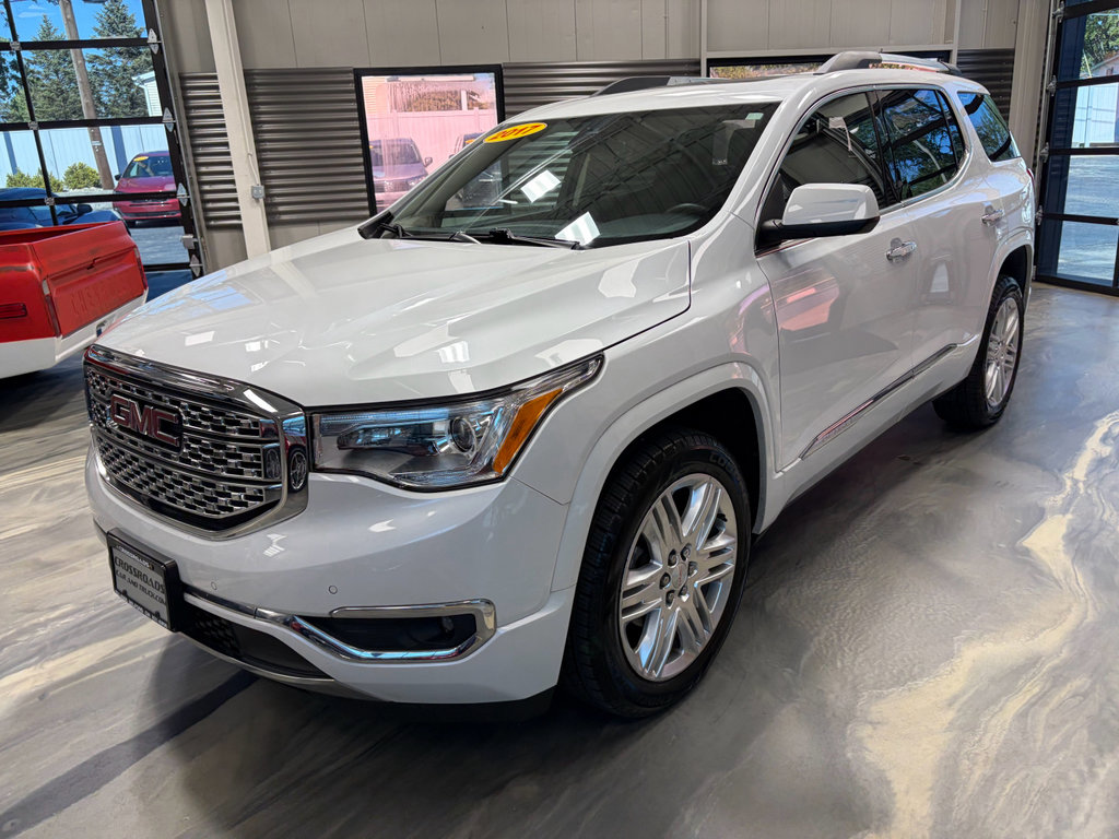 Used 2017 GMC Acadia Denali w/ Technology Package AWD/4WD image 3